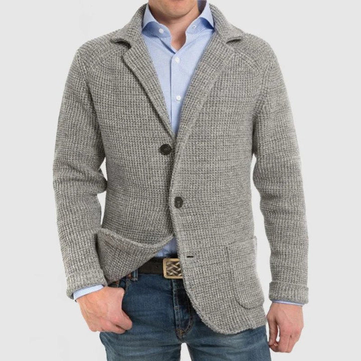 Jaqueta masculina elegante com botões e bolsos funcionais. Estilo clássico, ideal para o outono inverno.