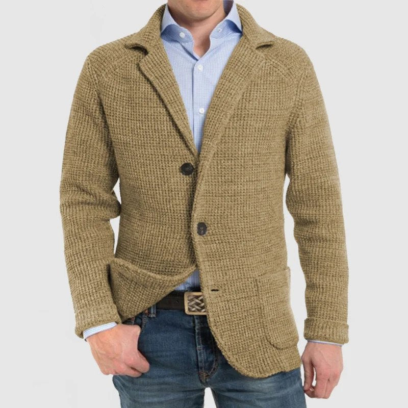 Jaqueta masculina outono inverno, design clássico, botões e bolsos bem definidos. Conforto e elegância.
