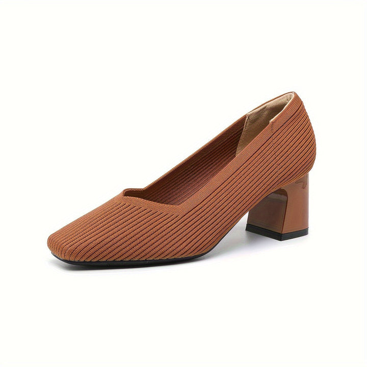 Salto bloco para sapatos femininos, combinando conforto, estabilidade e moda atual.