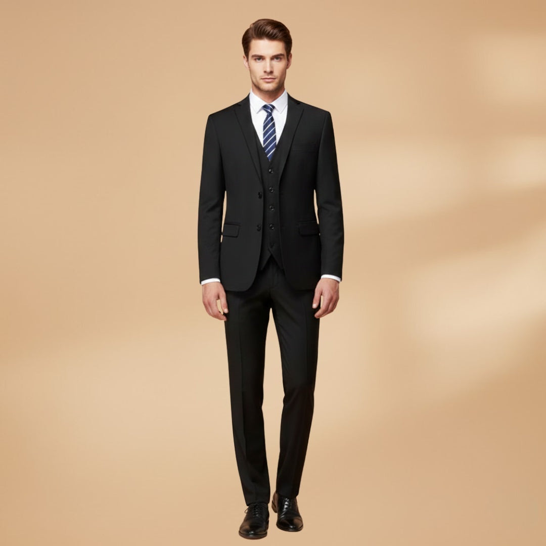 Conjunto completo de fato 3 peças para homem: blazer estruturado, colete formal e calças clássicas. Versátil e elegante.