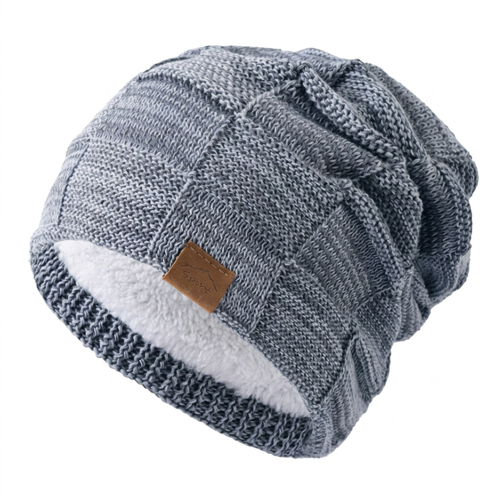 Detalhe de gorro de malha slouchy feminino, textura de malha e forro polar, quente para o inverno.