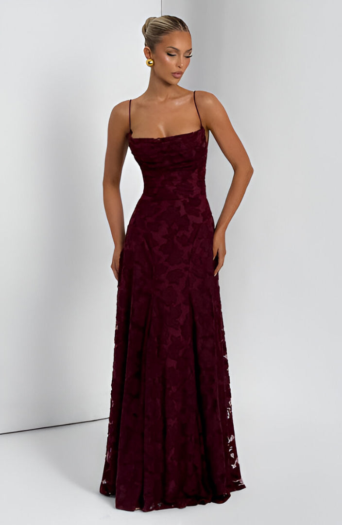 Maxi vestido de festa feminino com corpete de renda. Elegante e romântico para eventos especiais de gala.