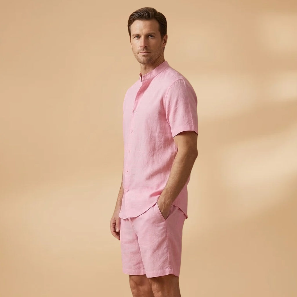 Conjunto de duas peças masculino para verão. Camisa manga curta e shorts com cintura elástica, moda casual.