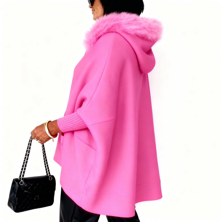 Poncho feminino quente, um agasalho essencial para o outono inverno. Conforto e elegância para dias frios.