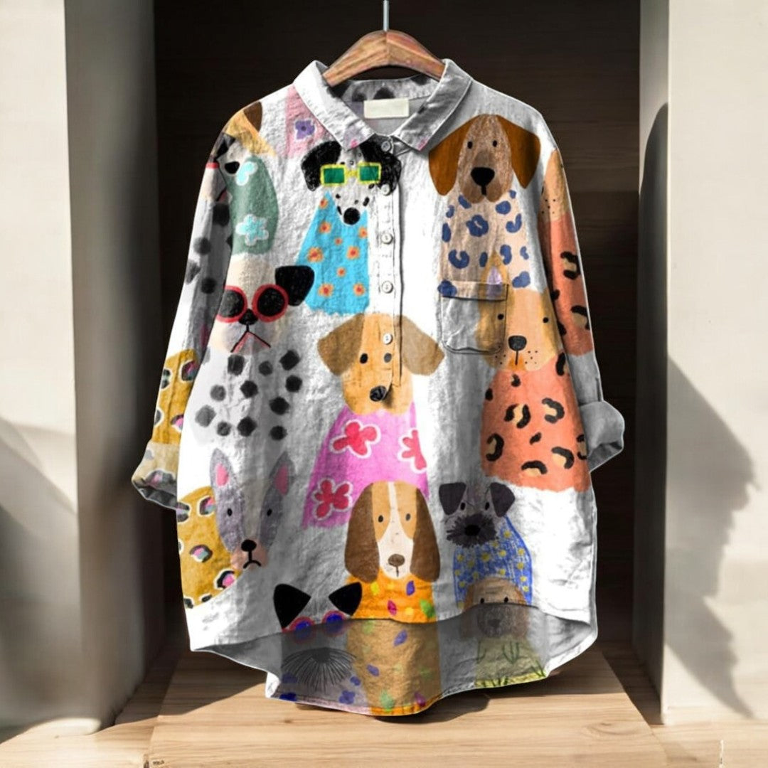 Blusa feminina confortável com estampa exclusiva de cachorros. Ideal para moda verão, casual e com estilo único.