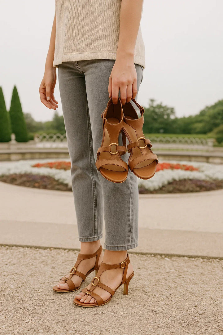 Sandália feminina ortopédica, conforto para pés, salto 5cm, elegância e durabilidade no verão.