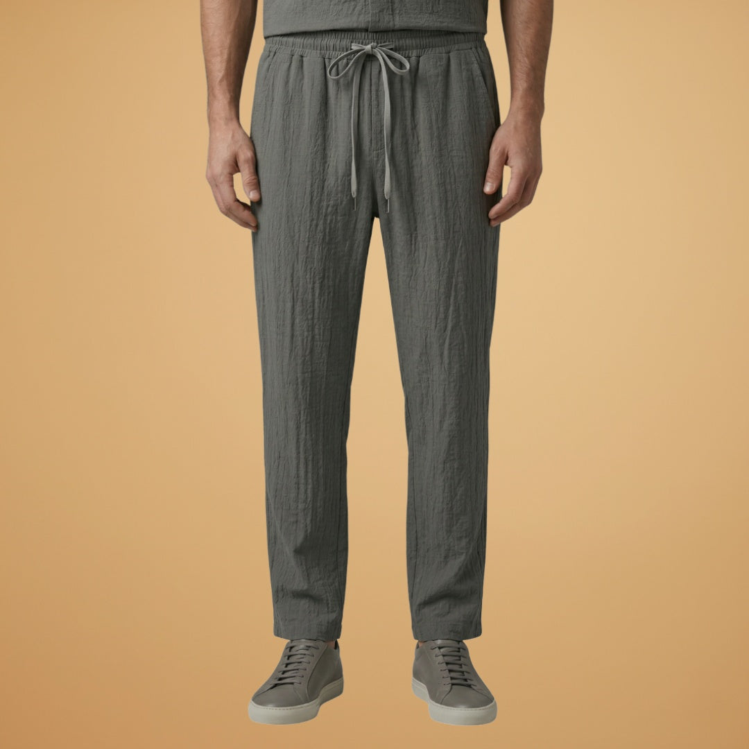 Conjunto de linho para homem com camisa de manga curta e calça, estilo casual e muito confortável no verão.