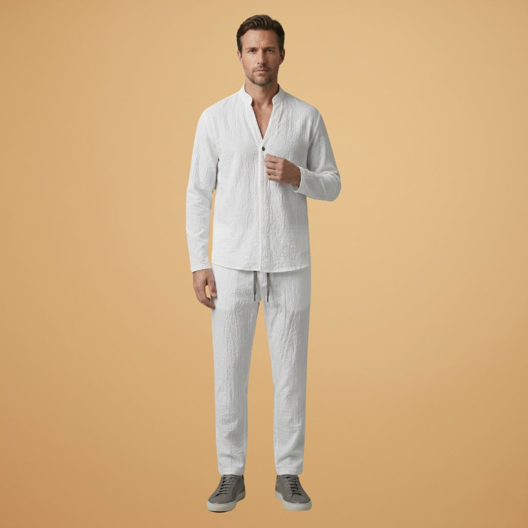 Roupa masculina de linho: Conjunto casual de manga curta, ideal para conforto e estilo de verão e praia.