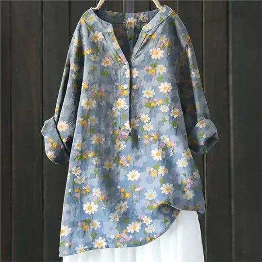 Camisa feminina estilo blusa com botões, tecido arejado e confortável, ótima para dias de verão casuais.