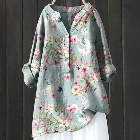 Camisa feminina arejada e confortável com botões, ideal para o verão casual e moda praia.