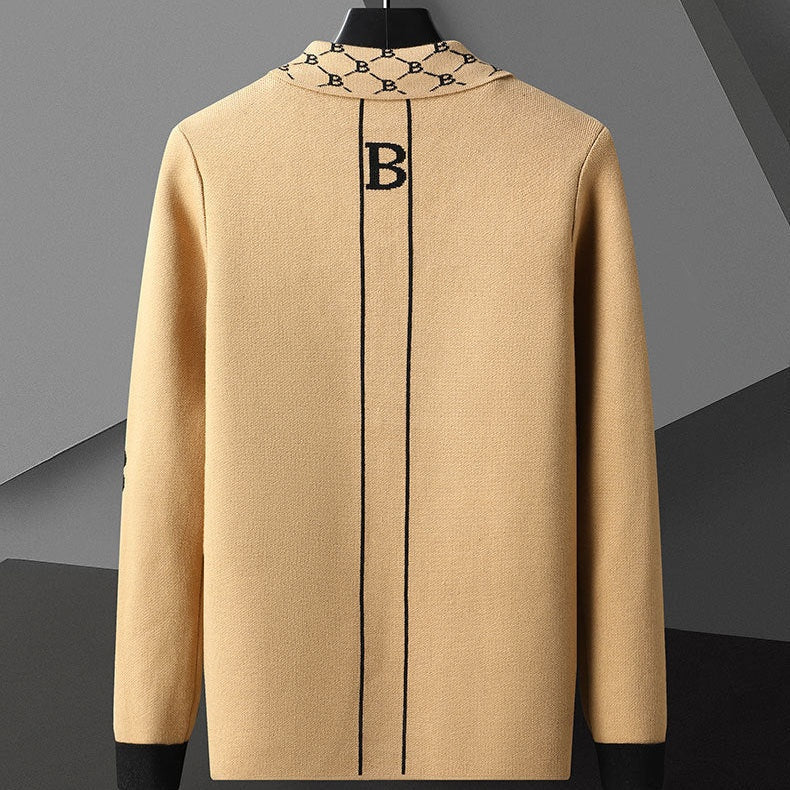 Cardigan masculino casual com gola polo estampada e botões, perfeito para um look moderno de dia a dia.