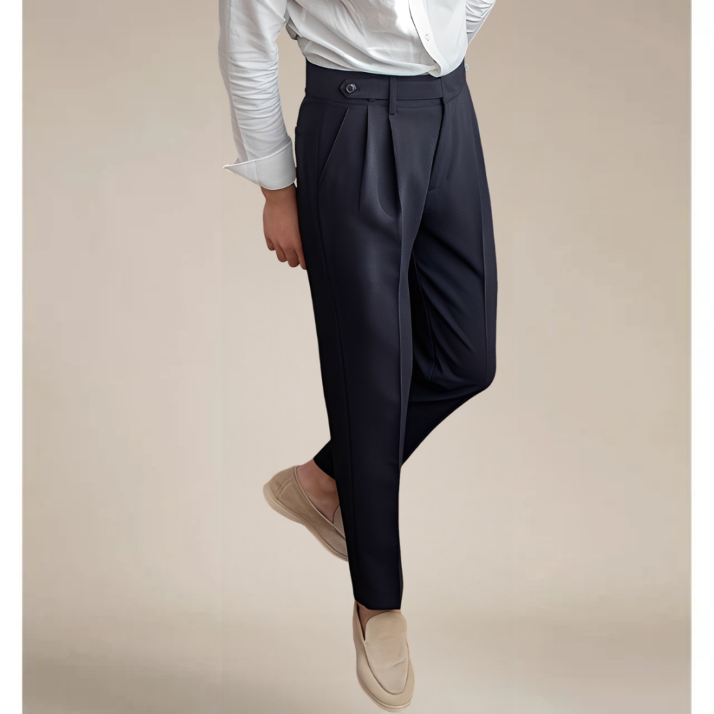 Calça masculina Marius marrom, um básico elegante para moda masculina de inverno e casual.