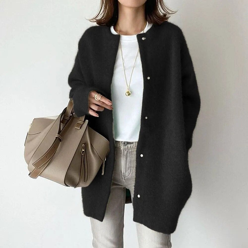 Cardigan feminino casual e confortável, perfeito para o dia a dia. Blusa elegante que complementa qualquer roupa feminina.