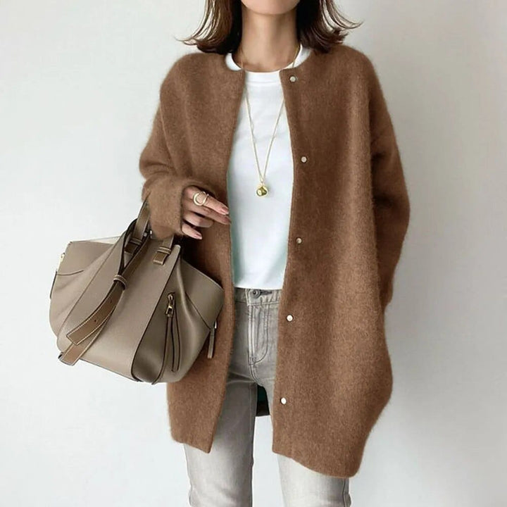 Cardigan de luxo para mulher, peça essencial para um look refinado e confortável. Casaco feminino para moda outono.