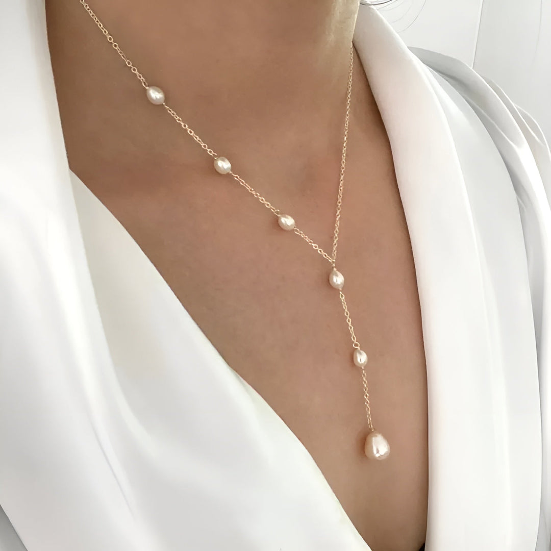 Colar feminino elegante com pingente de pérola vintage, joia clássica, acessório de moda.