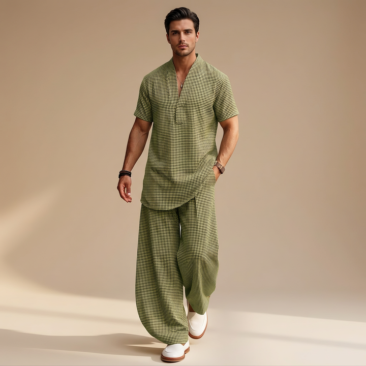 Moda masculina: conjunto casual para o verão. Roupa relaxada e confortável para o uso diário. Estilo moderno.