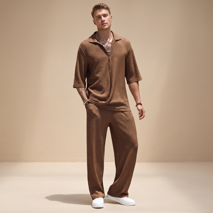 Moda masculina: conjunto de lazer relaxado com textura ondulada, oferecendo conforto e estilo para o verão.