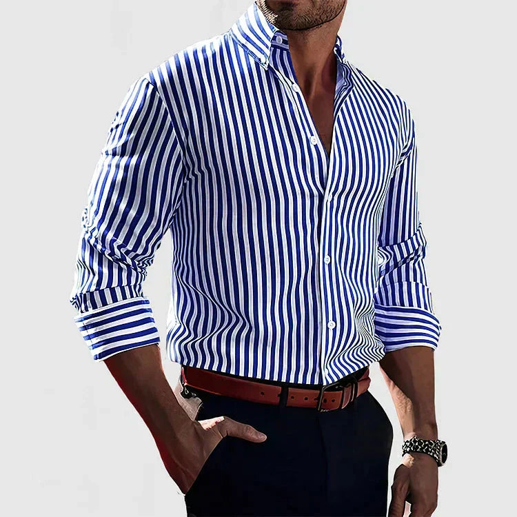 Camisa masculina elegante de verão às riscas, perfeita para um estilo casual moderno.