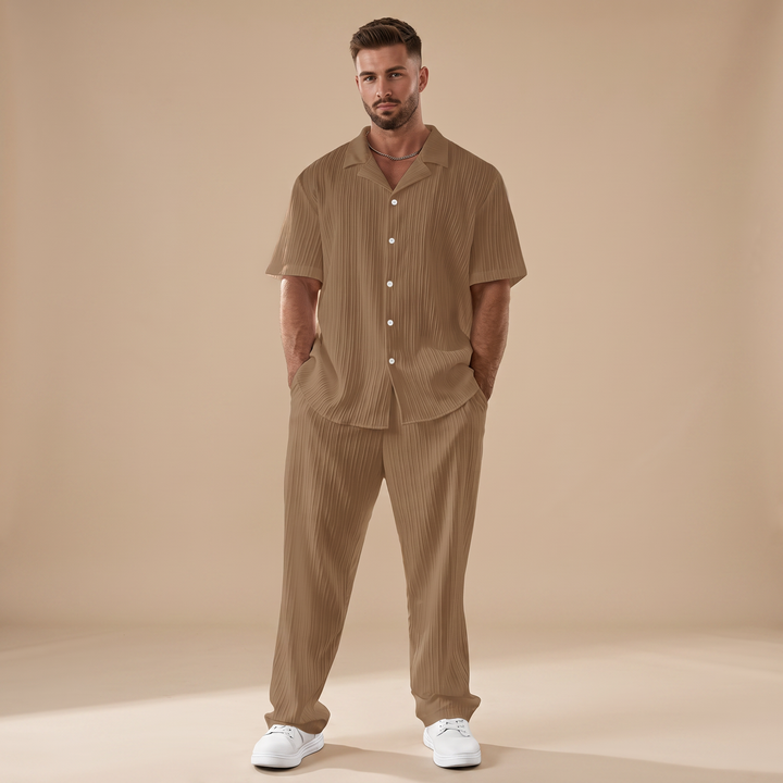 Conjunto masculino com listras, roupa de lazer versátil para o verão e bem-estar.