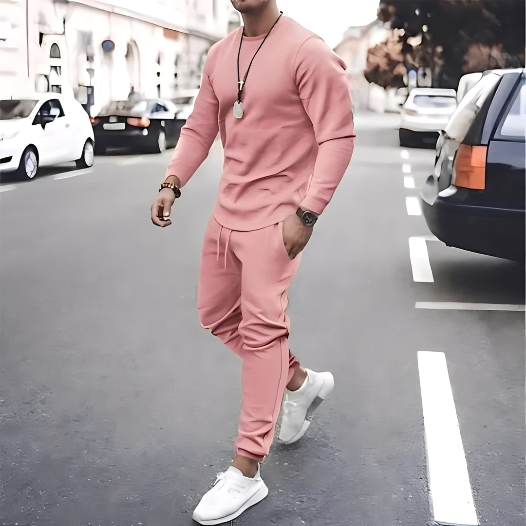 Conjunto masculino completo de calças, agasalho esportivo e moderno. Ideal para lazer e dia a dia.