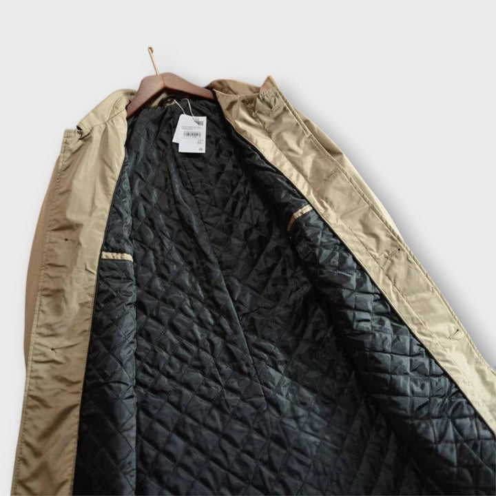 Casaco costeiro masculino impermeável, ideal para proteção em ambientes úmidos e ventosos. Agasalho de inverno e outono.