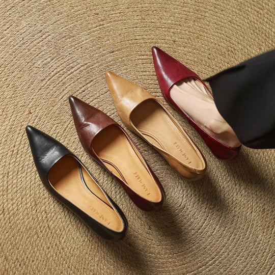 Salto feminino elegante e confortável, ideal para eventos formais, casual chique ou para o escritório.