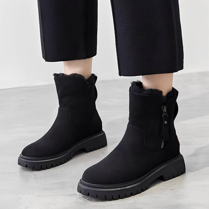 Botas femininas Raschelle bege, ideal para inverno. Calçado elegante e confortável para moda casual feminina.