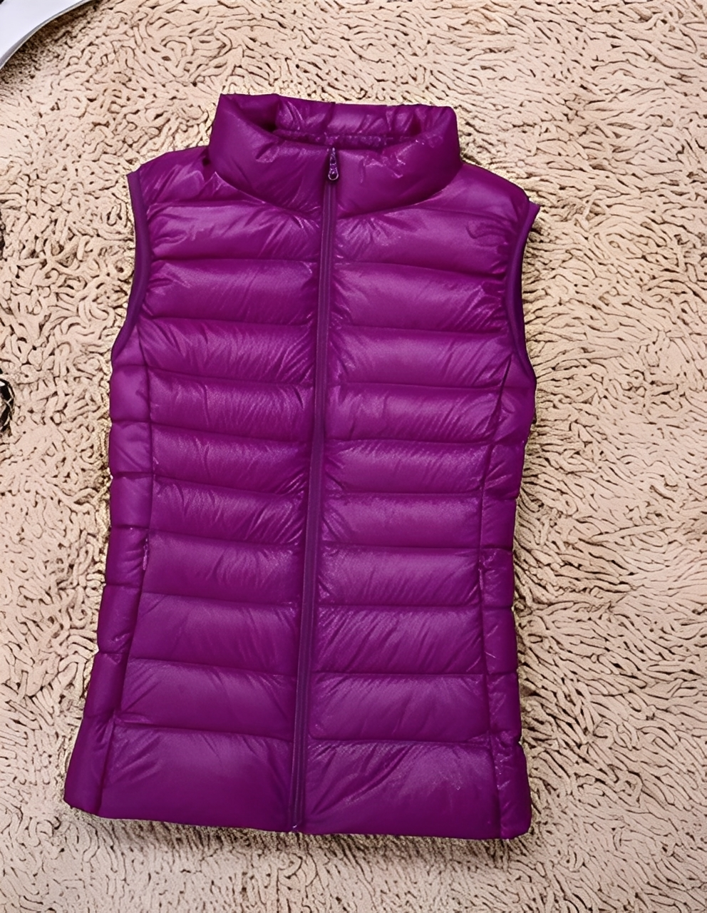 Colete feminino elegante, ultraleve e fácil de combinar. Perfeito para outono/inverno com muito estilo.