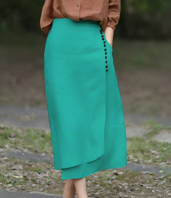 Saia feminina de verão com corte assimétrico e fluido, proporcionando conforto e um estilo moderno e despojado.