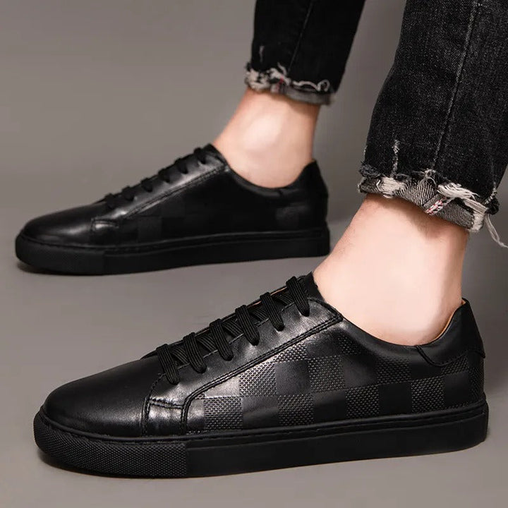 Tênis masculino elegante para o dia a dia, priorizando conforto e moda. Calçado casual versátil, sapatilha masculina moderna.