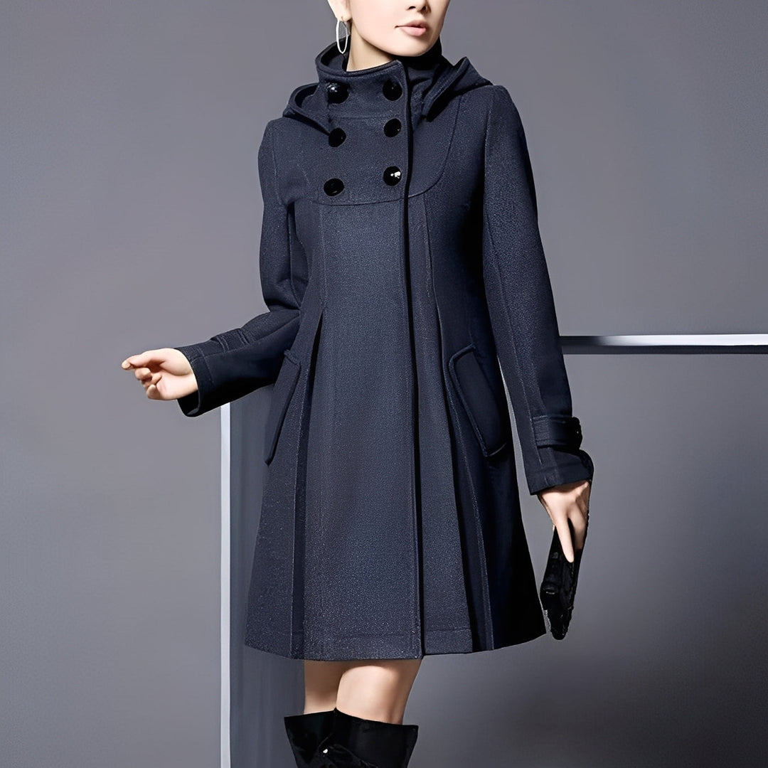 Casaco de outono/inverno feminino com capuz e bolsos, estilo casual. Moda feminina confortável para lazer e dia a dia.