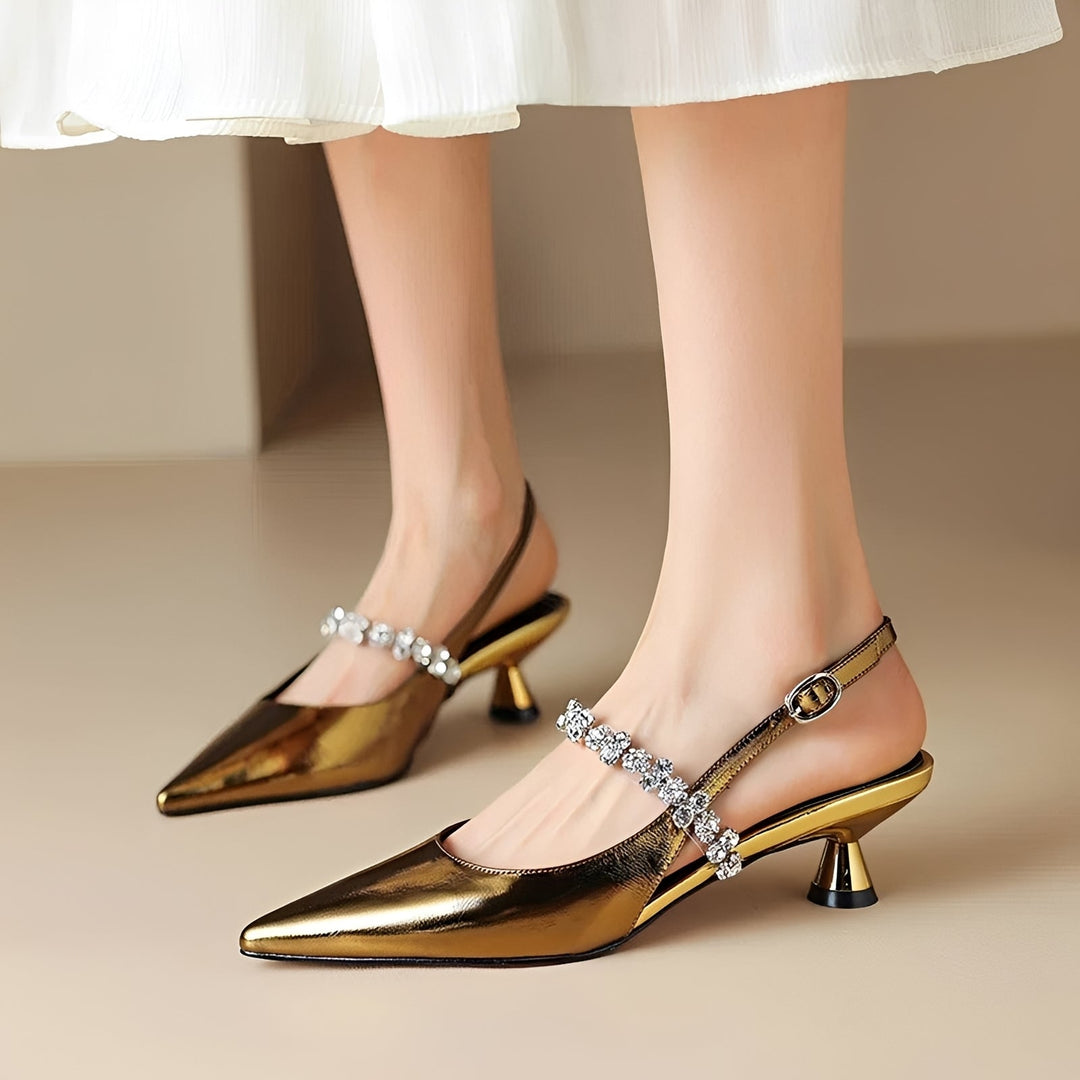 Sapatos de salto alto femininos com bico fino, estilo elegante e sofisticado. Perfeito para eventos.