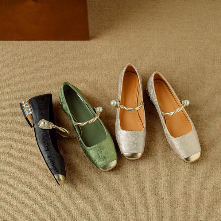 Mocassins femininos Sofia em couro, elegantes e confortáveis. Sapatos casuais para primavera/verão.