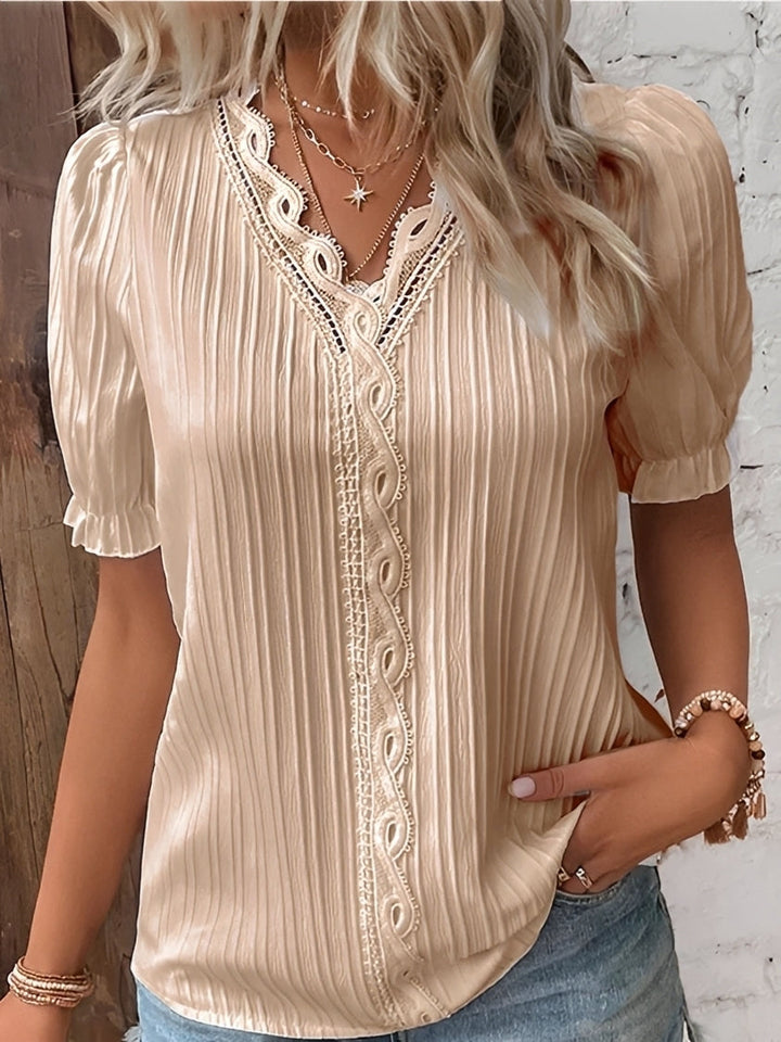 Blusa feminina colorida decote V, roupa versátil e estilosa para a moda verão.