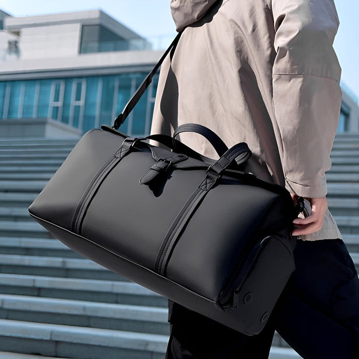 Elegante bolsa de viagem masculina Simon, grande e estilosa. Perfeita para viagens, academia e uso no dia a dia.