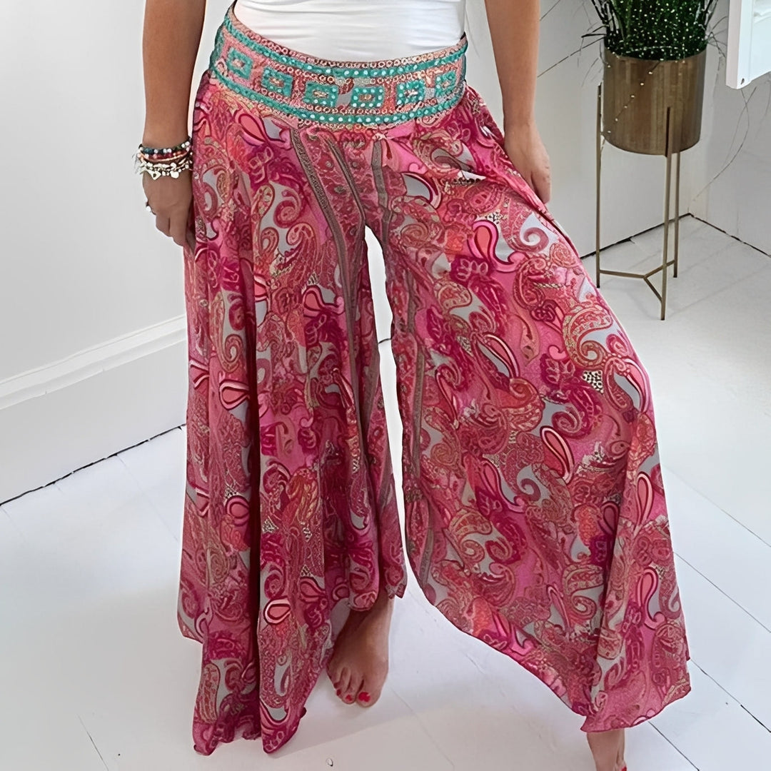 Saia feminina casual com estampa étnica distinta e cós elástico, moda solta e confortável.