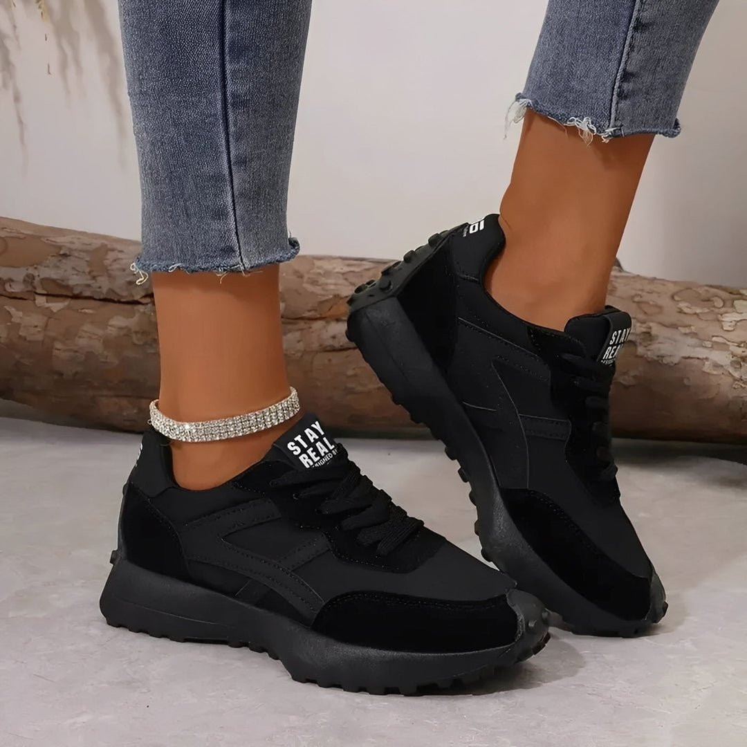 Tênis feminino versátil, casual e antiderrapante, que oferece conforto e estilo para todas as estações.