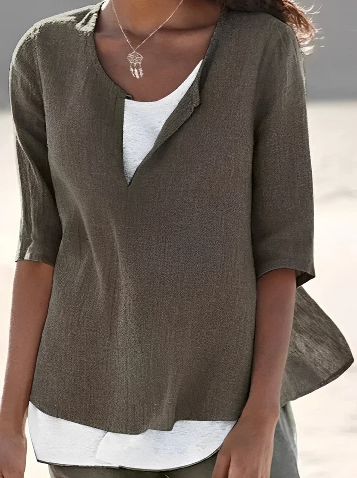 Blusa feminina versátil, com camadas elegantes. Conforto para tamanhos grandes e diversas cores na moda verão.