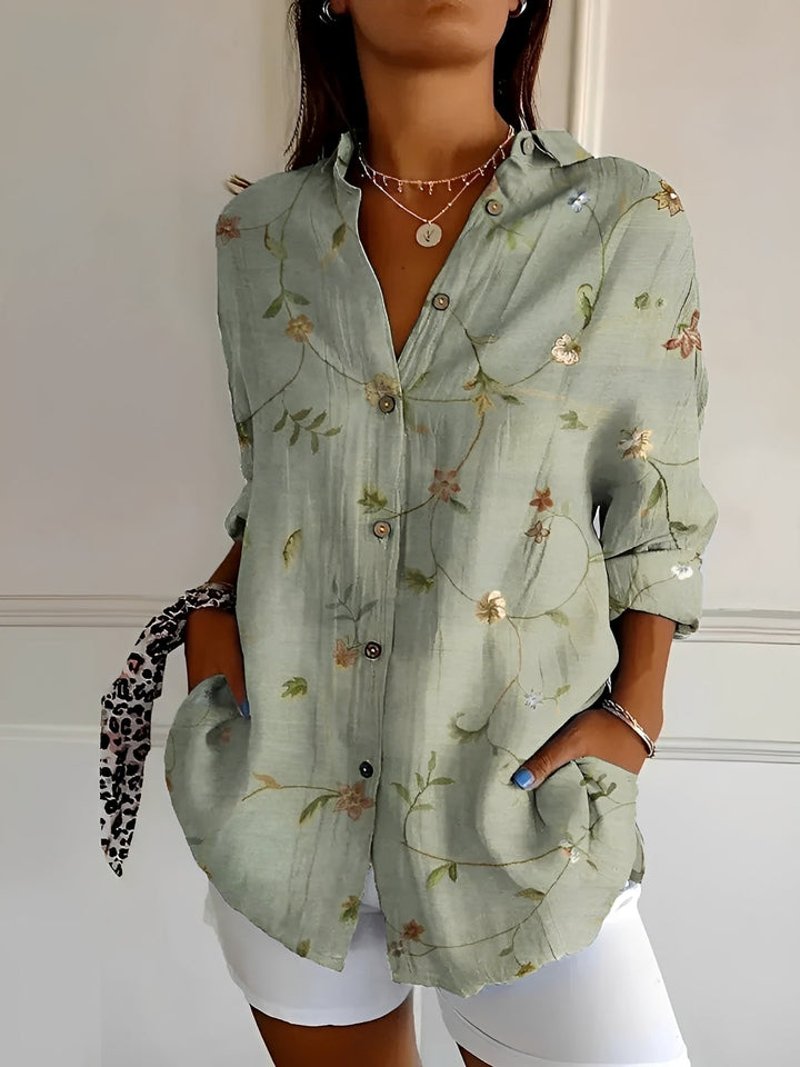 Blusa feminina Chantelle com botões, confortável e casual chic. Moda feminina para diversas ocasiões.