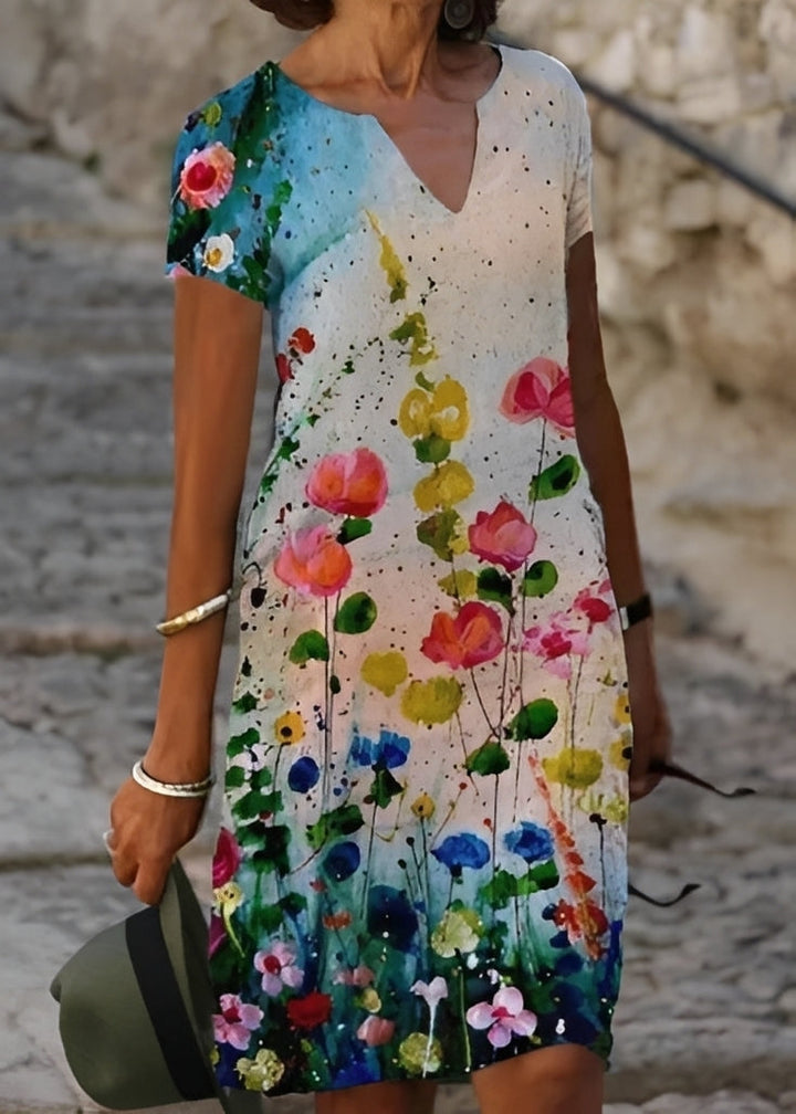 Vestido floral feminino leve de manga curta para o verão. Conforto e estilo casual para moda feminina.