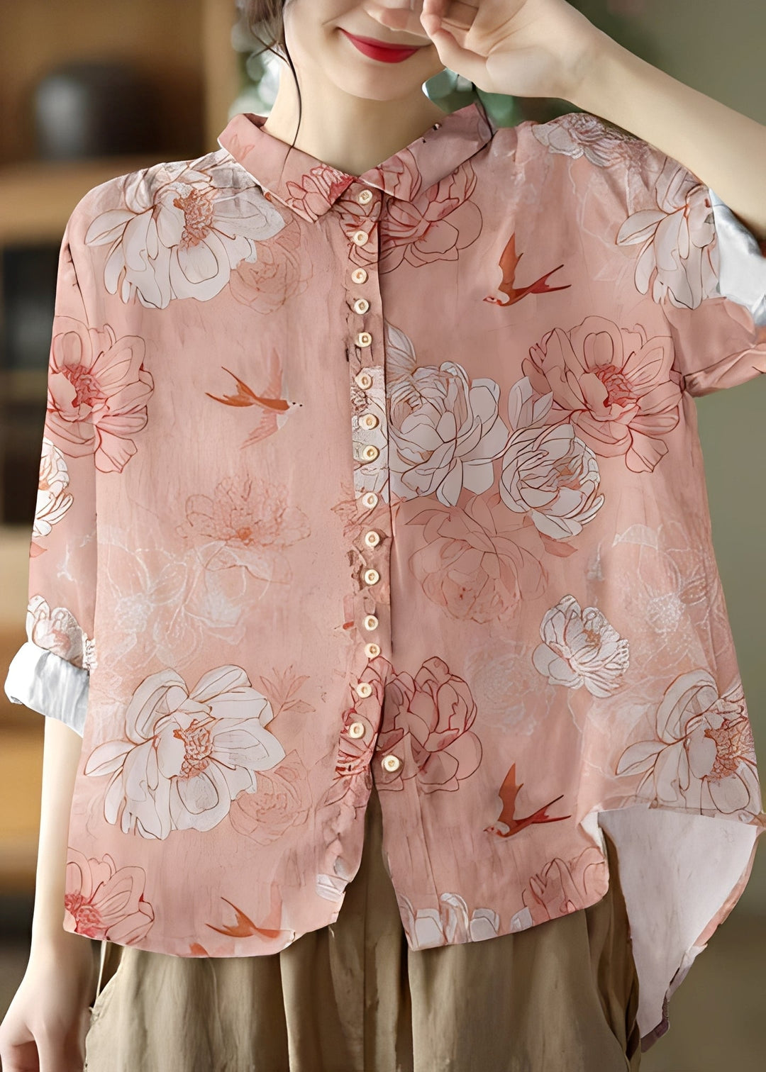 Blusa feminina clássica manga longa com gola Peter Pan. Estilo elegante para primavera/verão.