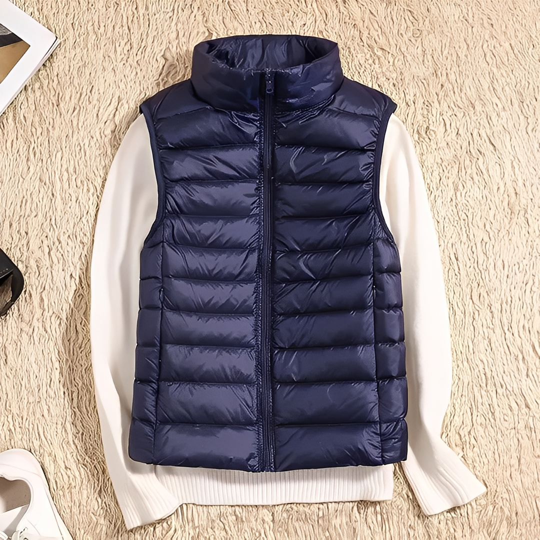 Colete feminino ultraleve e elegante. Perfeito para manter o conforto e estilo no outono/inverno.