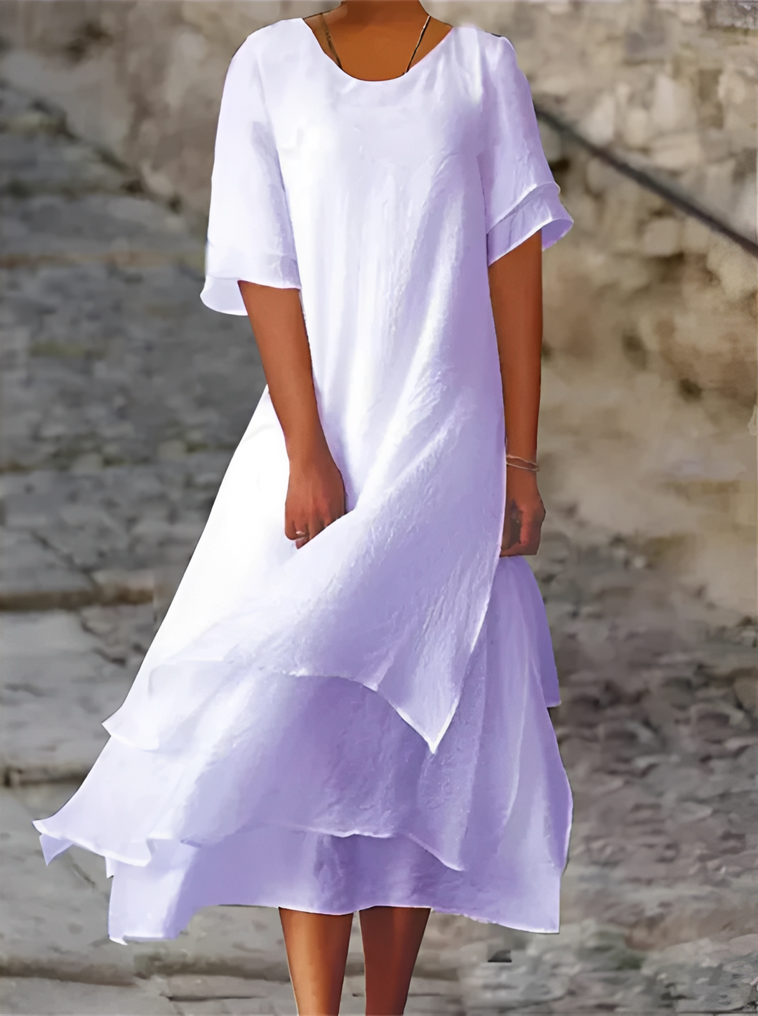 Moda verão: Vestido longo feminino colorido, solto e elegante. Confortável para passeios casuais ou férias na praia.
