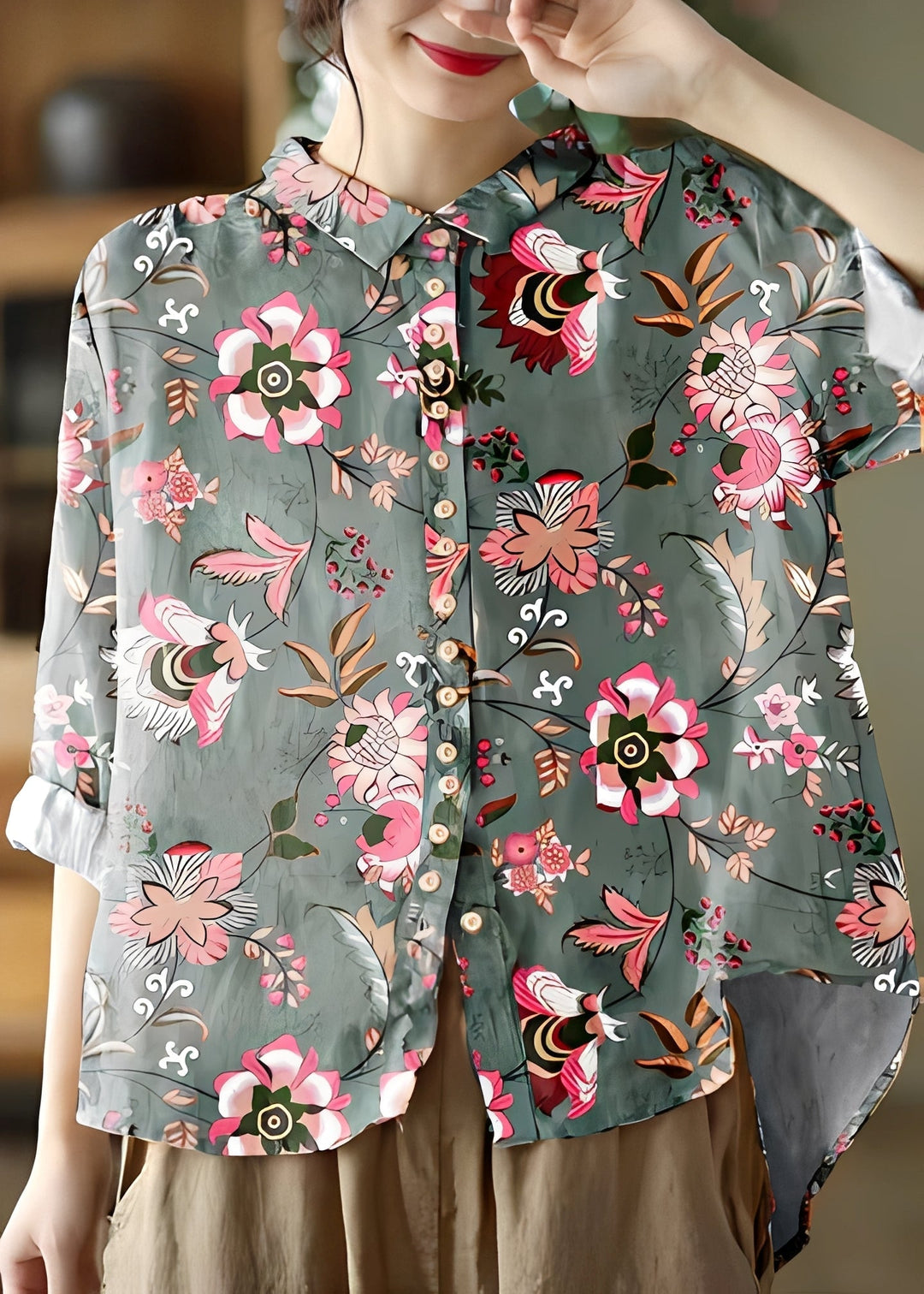 Blusa de verão/primavera feminina com gola Peter Pan e manga longa. Peça chave para o guarda-roupa.