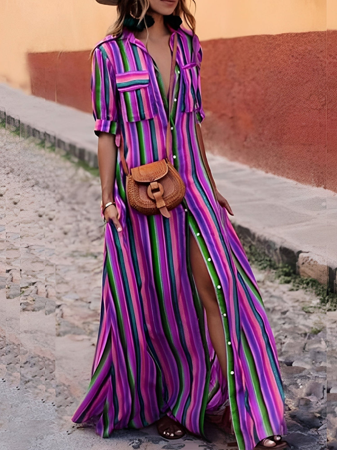 Vestido maxi listrado feminino elegante para verão, perfeito para moda praia e looks casuais com estilo.