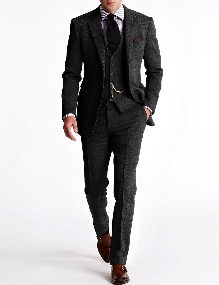 Colete de tweed masculino justo, parte do conjunto 3 peças. Essencial para um visual social formal e sofisticado.