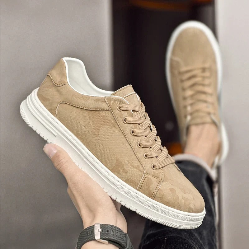 Tênis masculinos de skate confortáveis, um clássico versátil para a moda masculina do verão.