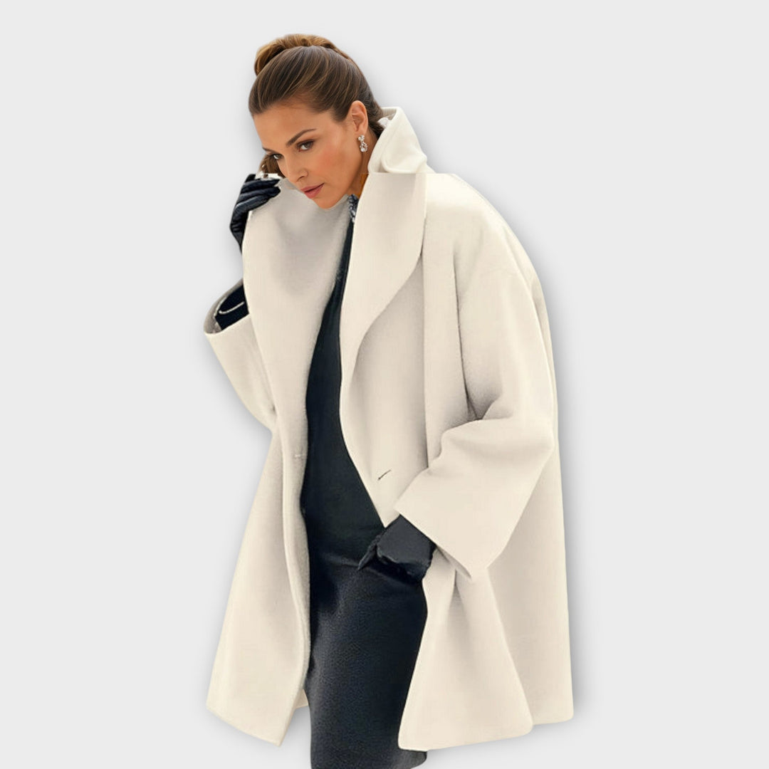 Casaco feminino quentinho de gabardine, peça chave para moda inverno com estilo atemporal.