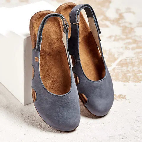 Sandálias femininas de verão ajustáveis, oferecendo conforto ergonômico e estilo casual. Perfeitas para moda verão.