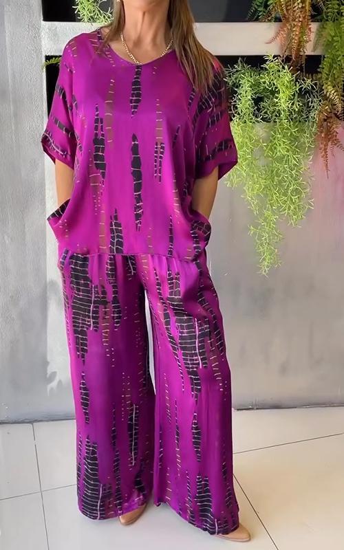 Conjunto feminino casual estampado para lazer, ideal para viagens e conforto no verão.